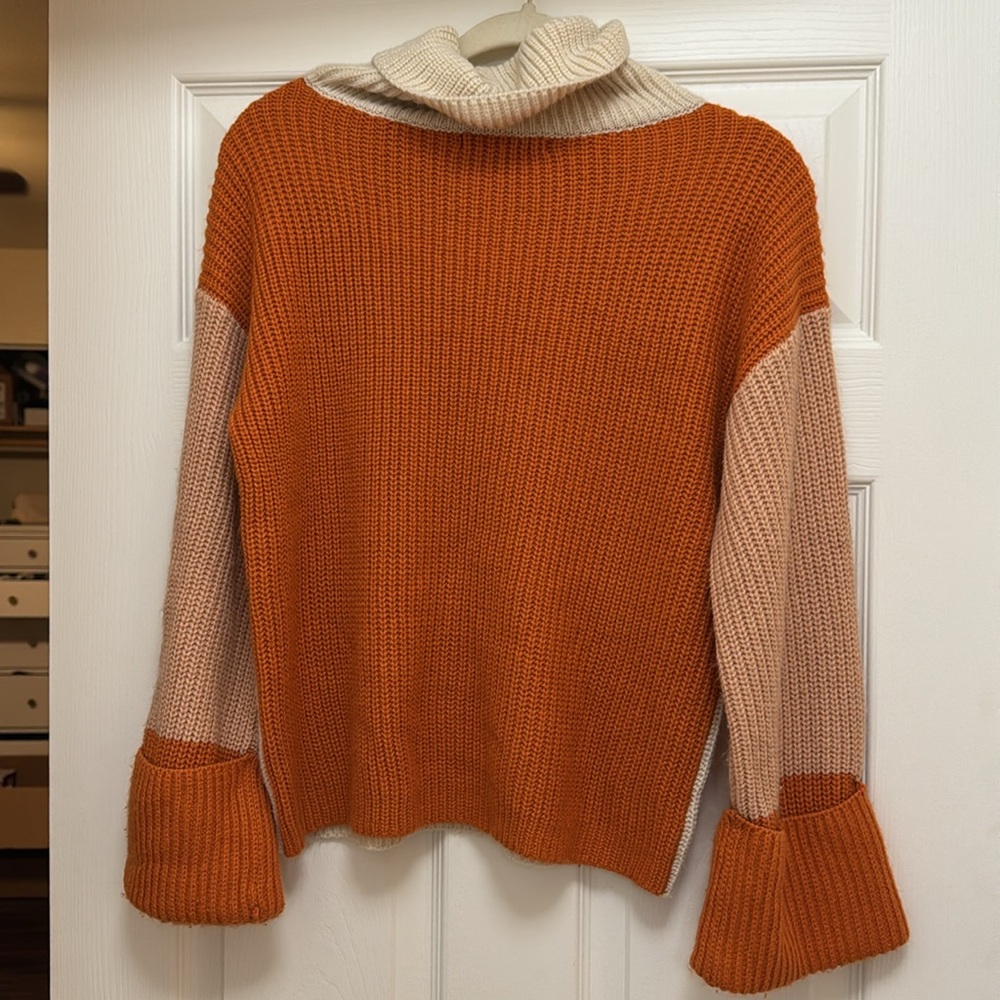 Colorblock Sweater - Picture 2 of 3